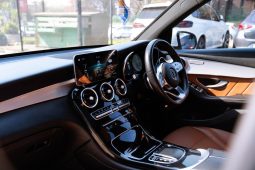 
										Mercedes-Benz GLC GLC300d 4Matic AMG Line full									