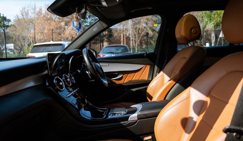 
								Mercedes-Benz GLC GLC300d 4Matic AMG Line full									