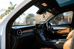 
										Mercedes-Benz GLC GLC300d 4Matic AMG Line full									