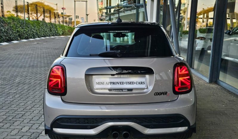 
								MINI Hatch 5-Door Cooper S Steptronic full									