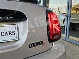 
										MINI Hatch 5-Door Cooper S Steptronic full									