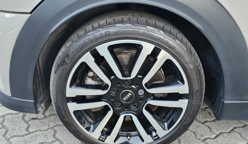 
								MINI Hatch 5-Door Cooper S Steptronic full									