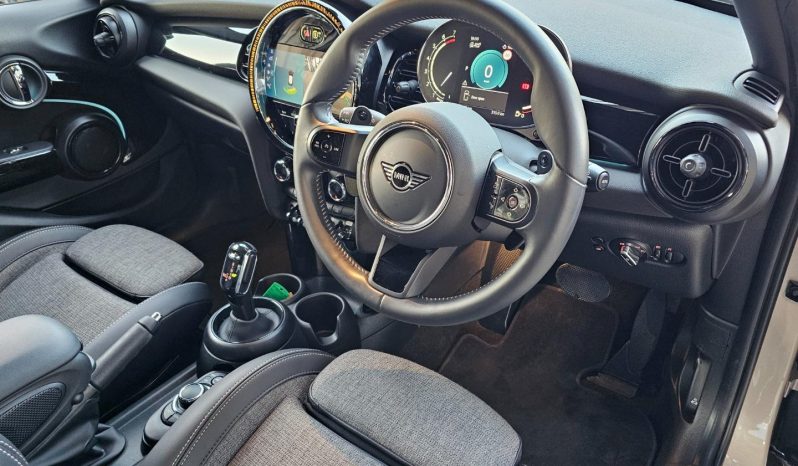 
								MINI Hatch 5-Door Cooper S Steptronic full									