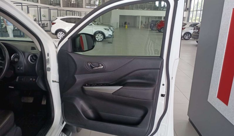 
								Nissan Navara NAVARA 2.5DDTI LE/LE PLUS 4X4 A/T D/C P/U full									