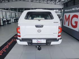 Nissan Navara NAVARA 2.5DDTI LE/LE PLUS 4X4 A/T D/C P/U