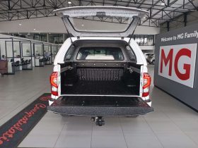 Nissan Navara NAVARA 2.5DDTI LE/LE PLUS 4X4 A/T D/C P/U