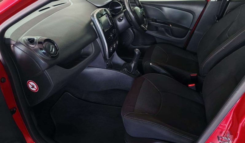
								Renault CLIO CLIO IV 900T BLAZE LTD EDITION 5DR (66KW) full									