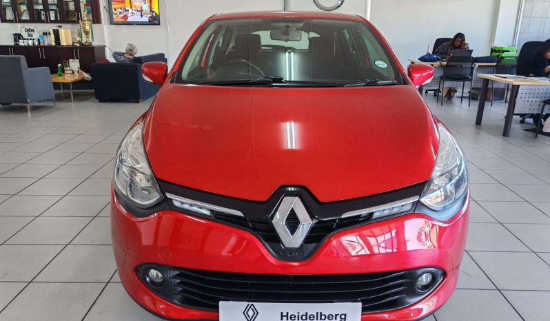 
								Renault CLIO CLIO IV 900T BLAZE LTD EDITION 5DR (66KW) full									