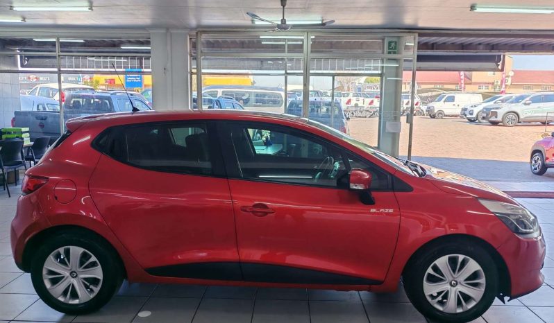
								Renault CLIO CLIO IV 900T BLAZE LTD EDITION 5DR (66KW) full									