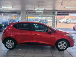 
										Renault CLIO CLIO IV 900T BLAZE LTD EDITION 5DR (66KW) full									