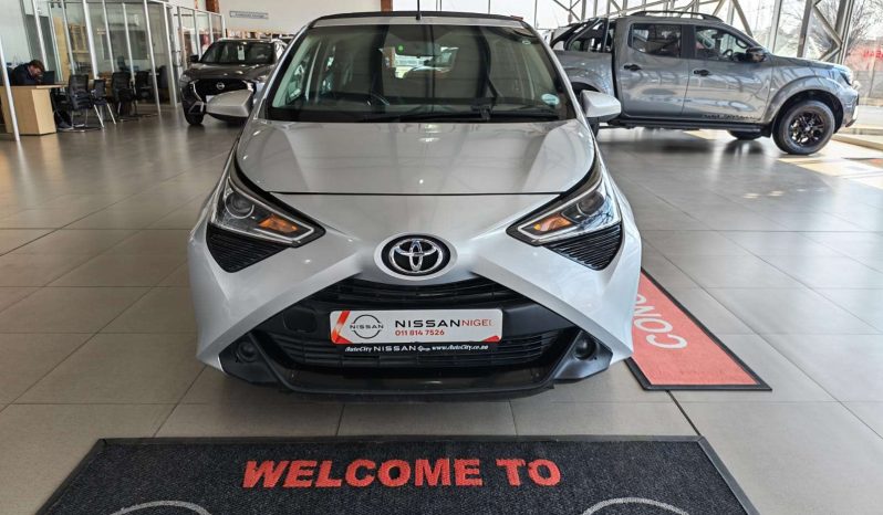 
								Toyota AYGO/AGYA/VITZ AYGO 1.0 X-CITE (5DR) full									