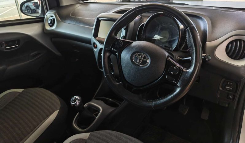 
								Toyota AYGO/AGYA/VITZ AYGO 1.0 X-CITE (5DR) full									