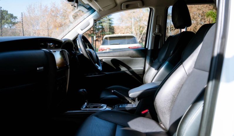 
								Toyota Fortuner 2.4GD-6 4×4 full									