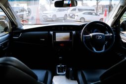 
										Toyota Fortuner 2.4GD-6 4×4 full									