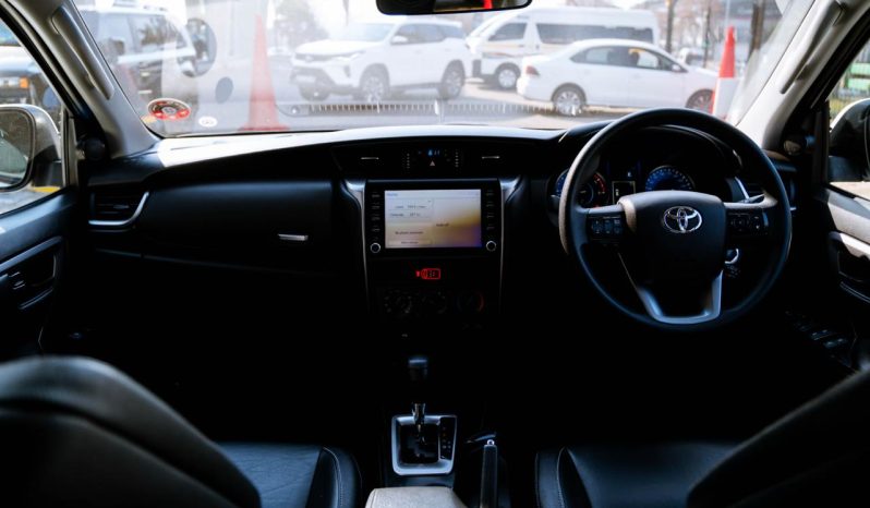
								Toyota Fortuner 2.4GD-6 4×4 full									