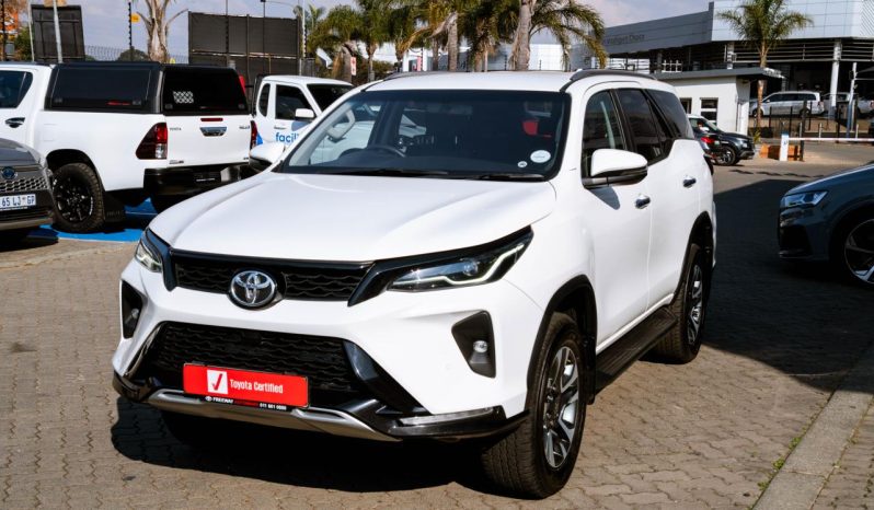 
								Toyota Fortuner 2.4GD-6 4×4 full									