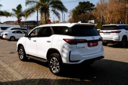 
										Toyota Fortuner 2.4GD-6 4×4 full									