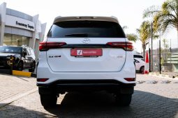 
										Toyota Fortuner 2.4GD-6 4×4 full									