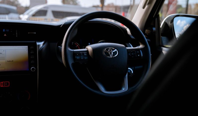 
								Toyota Fortuner 2.4GD-6 4×4 full									