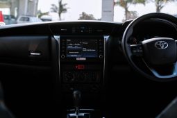 
										Toyota Fortuner 2.4GD-6 4×4 full									