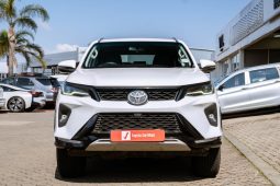 
										Toyota Fortuner 2.4GD-6 4×4 full									