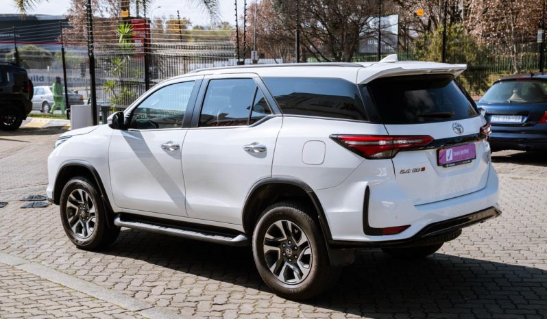
								Toyota Fortuner 2.4GD-6 4×4 full									