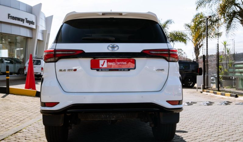 
								Toyota Fortuner 2.4GD-6 4×4 full									