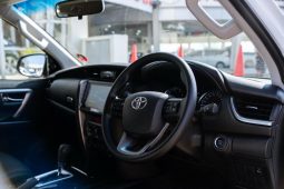 
										Toyota Fortuner 2.4GD-6 4×4 full									