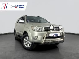 
										Toyota Fortuner 4.0 V6 R/body At full									