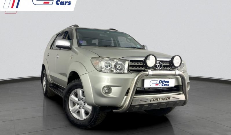 
								Toyota Fortuner 4.0 V6 R/body At full									