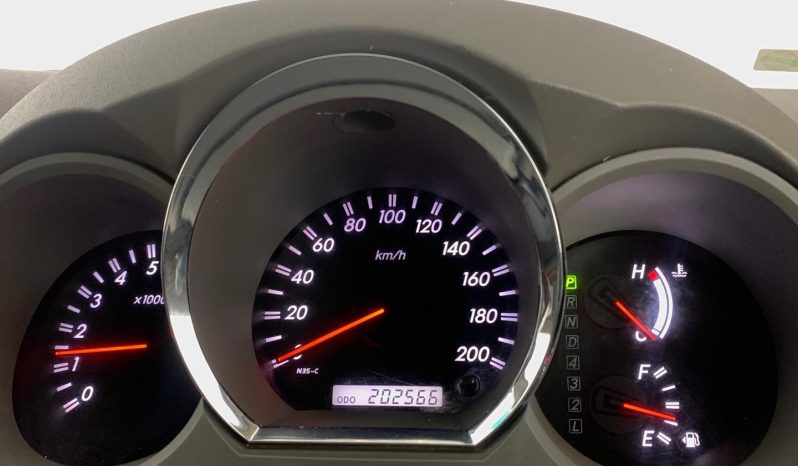 
								Toyota Fortuner 4.0 V6 R/body At full									