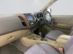 
										Toyota Fortuner 4.0 V6 R/body At full									