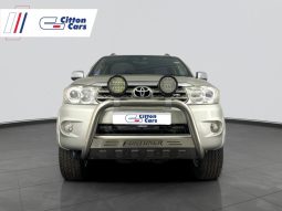 
										Toyota Fortuner 4.0 V6 R/body At full									