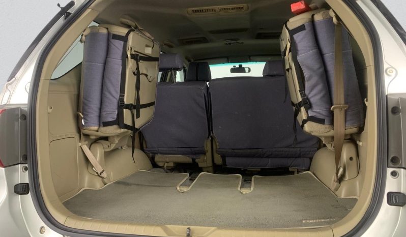 
								Toyota Fortuner 4.0 V6 R/body At full									