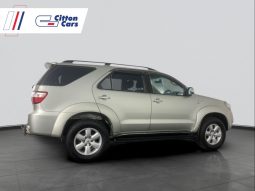 
										Toyota Fortuner 4.0 V6 R/body At full									