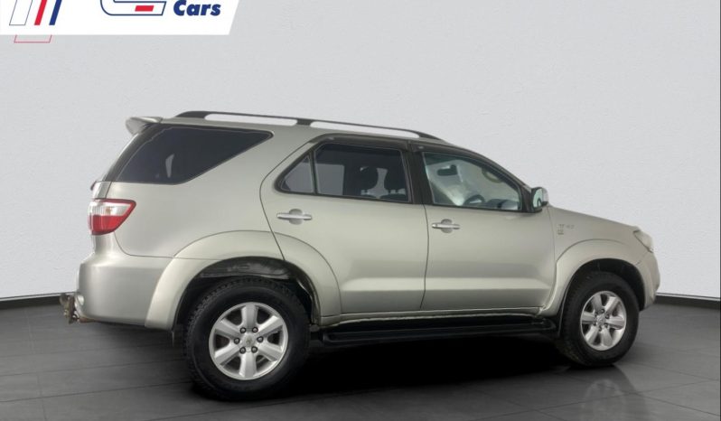 
								Toyota Fortuner 4.0 V6 R/body At full									