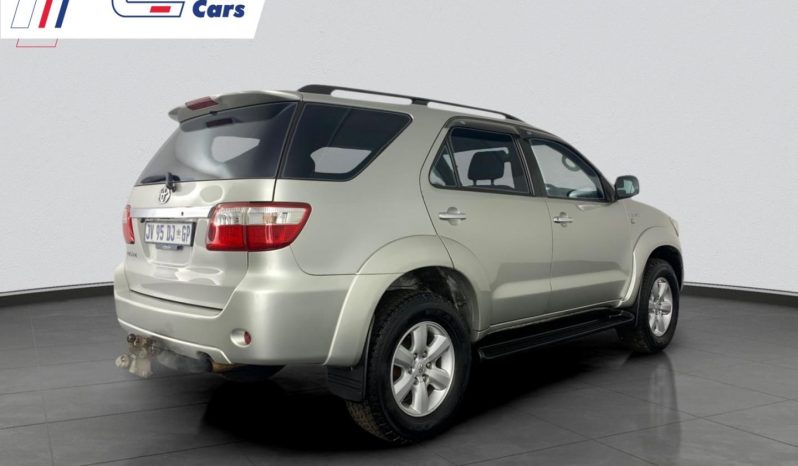 
								Toyota Fortuner 4.0 V6 R/body At full									