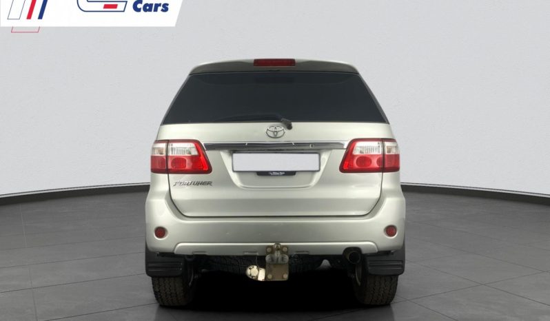 
								Toyota Fortuner 4.0 V6 R/body At full									