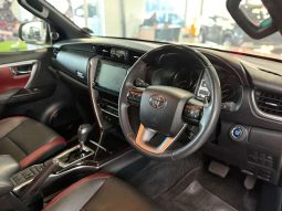 
										Toyota Fortuner FORTUNER 2.8GD-6 4X4 A/T full									