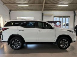 
										Toyota Fortuner FORTUNER 2.8GD-6 4X4 A/T full									