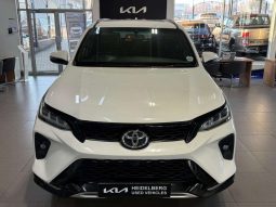 
										Toyota Fortuner FORTUNER 2.8GD-6 4X4 A/T full									