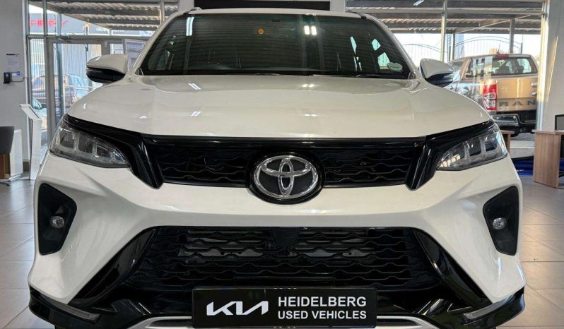 
								Toyota Fortuner FORTUNER 2.8GD-6 4X4 A/T full									