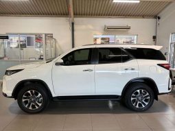 
										Toyota Fortuner FORTUNER 2.8GD-6 4X4 A/T full									