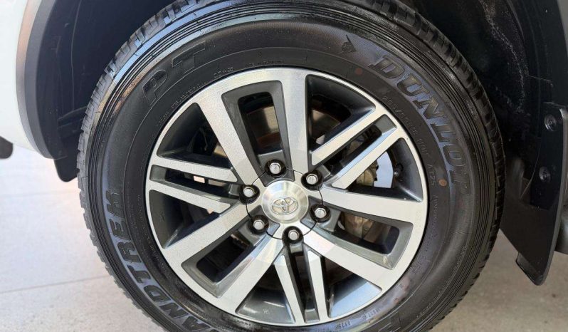 
								Toyota Fortuner FORTUNER 2.8GD-6 EPIC A/T full									