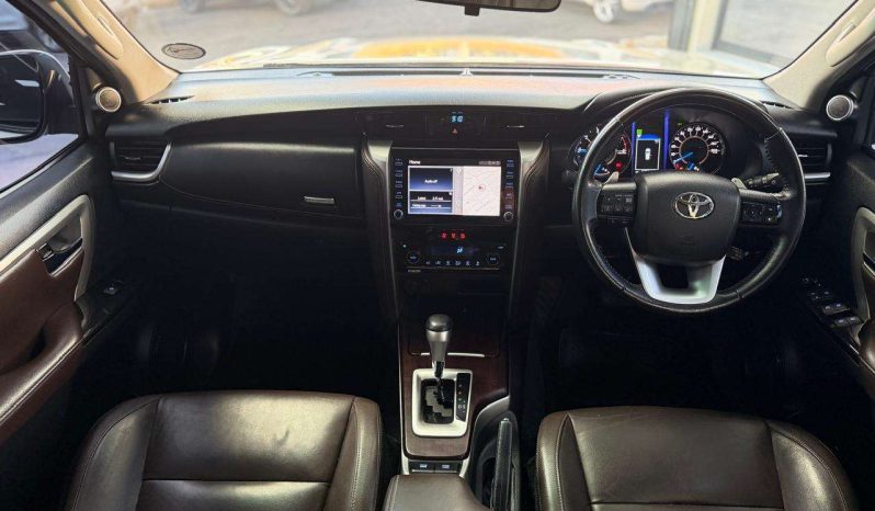 
								Toyota Fortuner FORTUNER 2.8GD-6 EPIC A/T full									