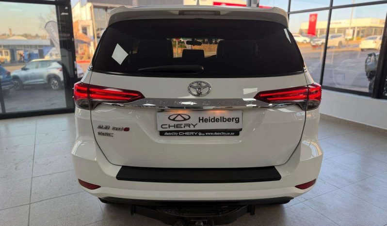 
								Toyota Fortuner FORTUNER 2.8GD-6 EPIC A/T full									