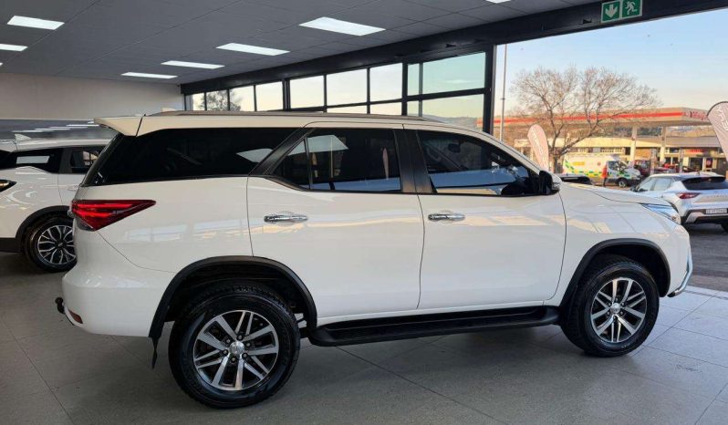 
								Toyota Fortuner FORTUNER 2.8GD-6 EPIC A/T full									