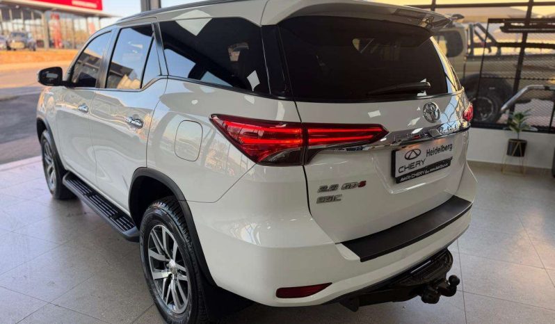
								Toyota Fortuner FORTUNER 2.8GD-6 EPIC A/T full									