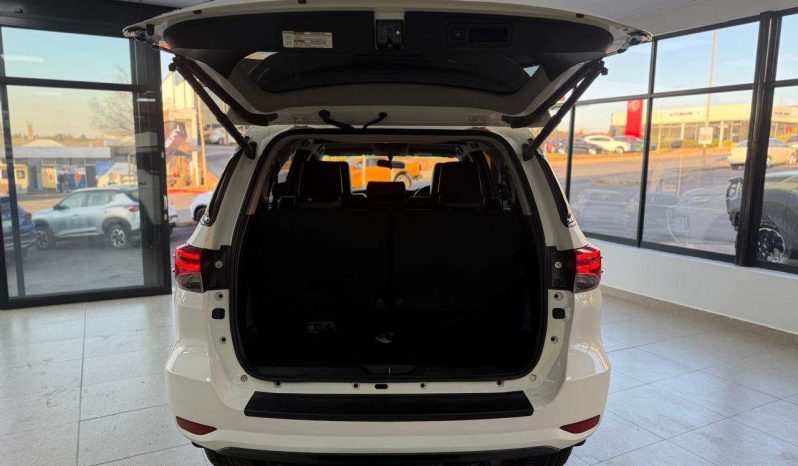 
								Toyota Fortuner FORTUNER 2.8GD-6 EPIC A/T full									