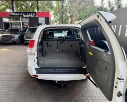 
										Toyota Land Cruiser Prado 4.0 V6 Sunroof At full									
